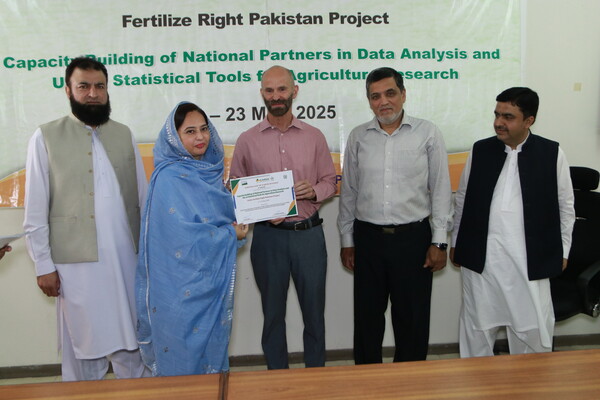 Chris Rittgers, USDA Agriculture Counselor at the U.S. Embassy in Islamabad awarded certificates to all participants.