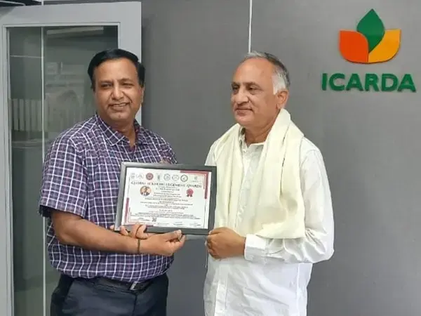 Award Dr. Shiv Kumar Agrawal Award Dr. Shiv Kumar Agrawal