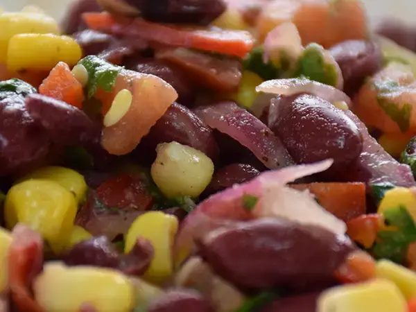 Kidney bean salad with a zing 