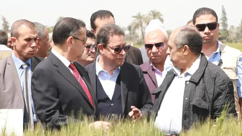 From left: HE Hany Abdel-Gaber, the Governor of Beni Suef; Mr. Aly Abousabaa, Director General of ICARDA; and HE Azzedeen Abusett, Minister of Agriculture and Land Reclamation