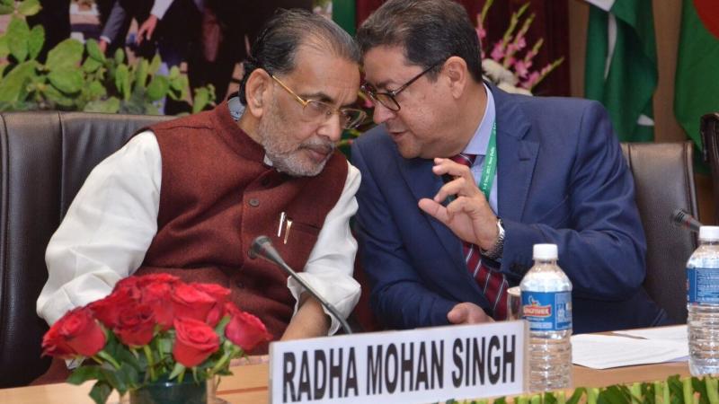 India's Agriculture Minister Radha Mohan Singh and ICARDA's Director General Aly Abousabaa have a chat during the regional coordination meeting