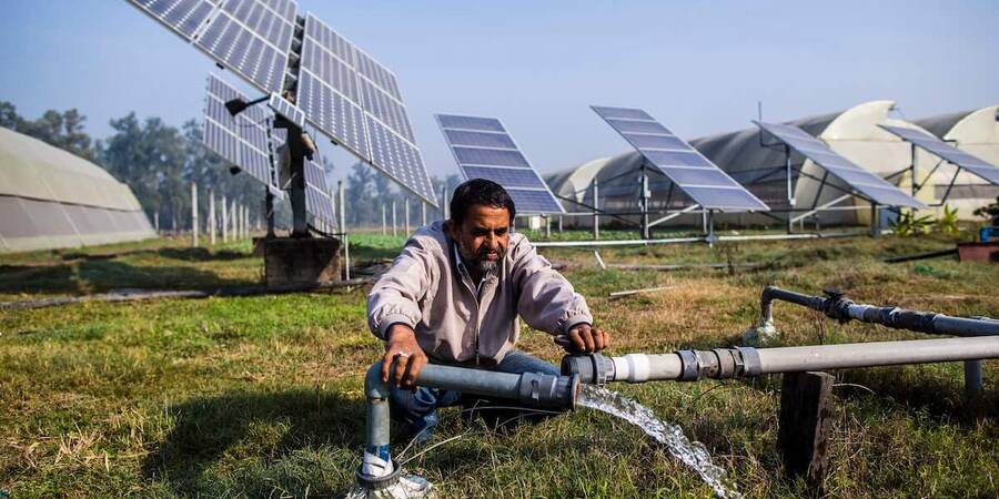 Solar Powered Irrigation Solar powered irrigation ( Credit IWMI)